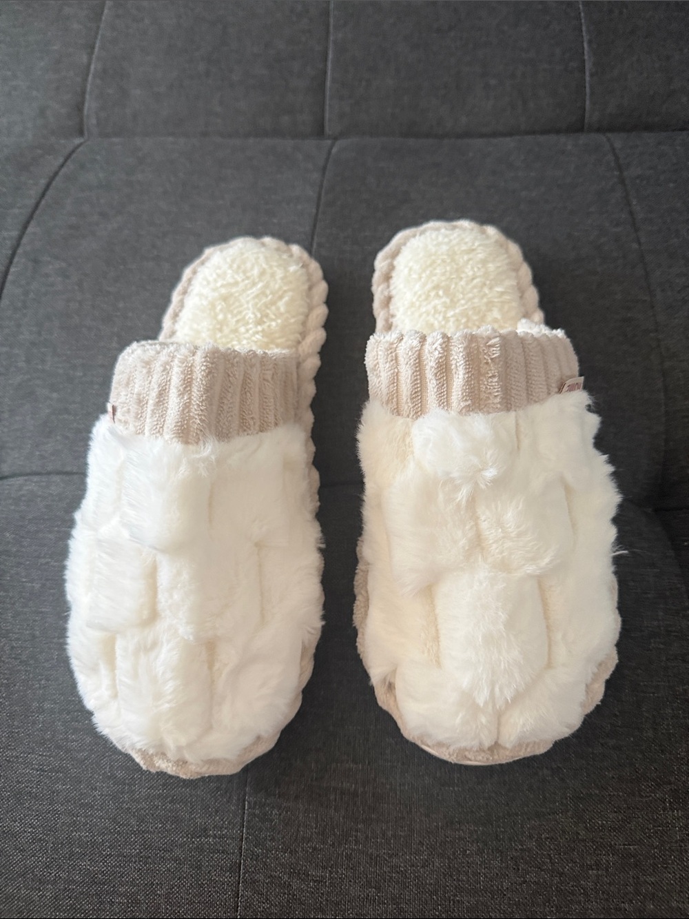 Cozy Faux Fur Slip-On Slippers in Cream